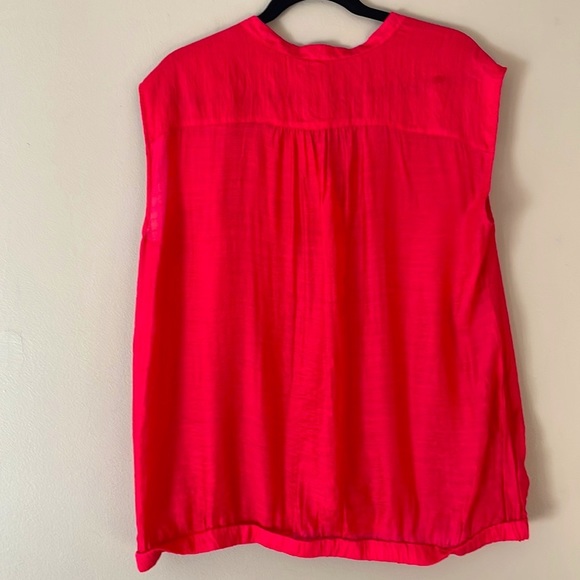 LOFT Sleeveless Coral Blouse - Picture 2 of 4